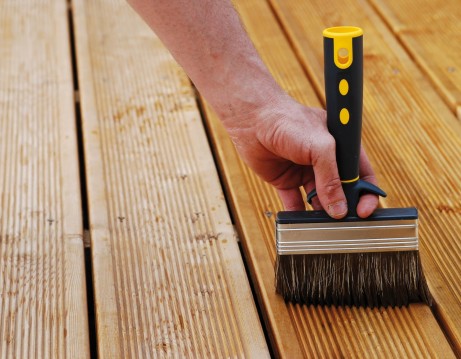 Un abri de jardin en bois nécessite-t-il beaucoup d’entretien ? entretien de terrasse en bois