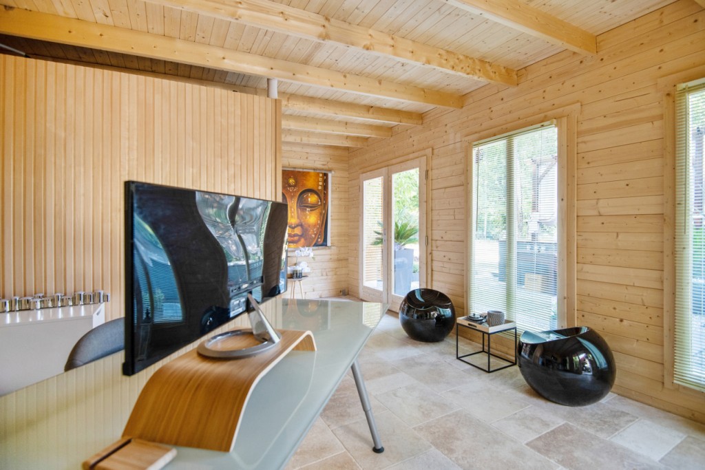 bureau dans un chalet de jardin