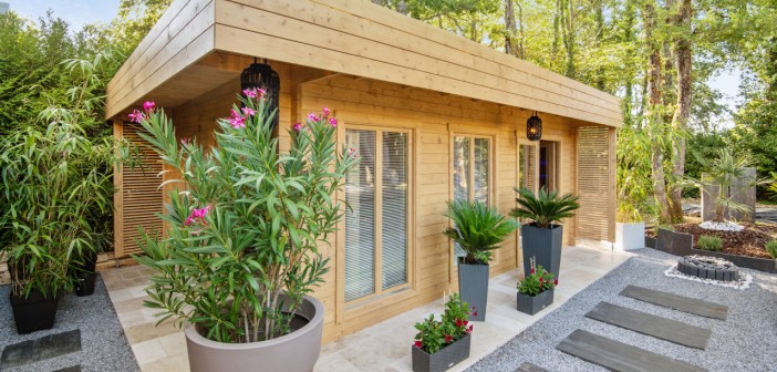 Chalet de Jardin LUMIO 12m2 - Finitions de Qualité Supérieur - Bois de  Epicea - Porte Double - Serrure a Cylindre - Double Vitrage